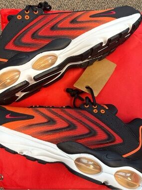 Nike Air Max TW SE Men’s Black and Orange Summit